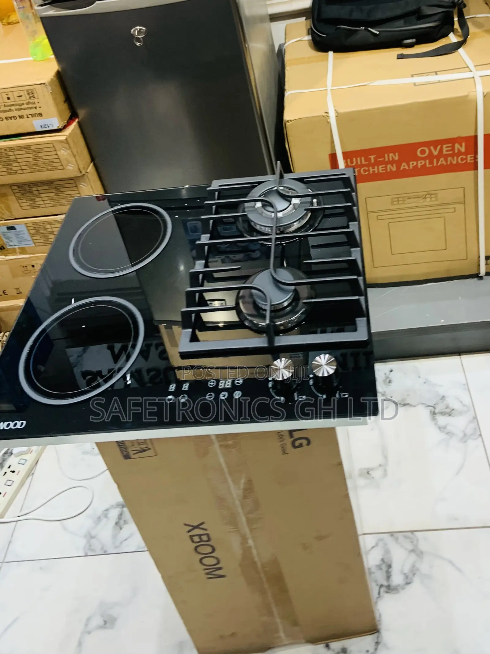 Massive Black in-Built 60cm Tempered 2 Gas 2 Gas Cooker