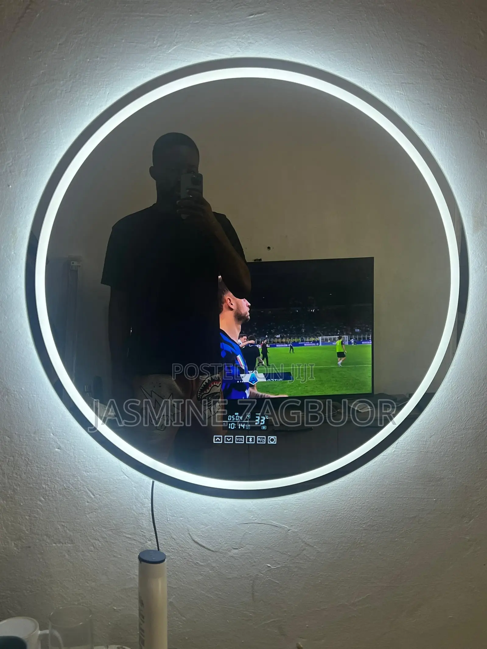 Smart Led Mirror With Bluetooth Speaker and 3 Colors Lightening.