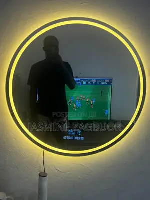 Smart Led Mirror With Bluetooth Speaker and 3 Colors Lightening.