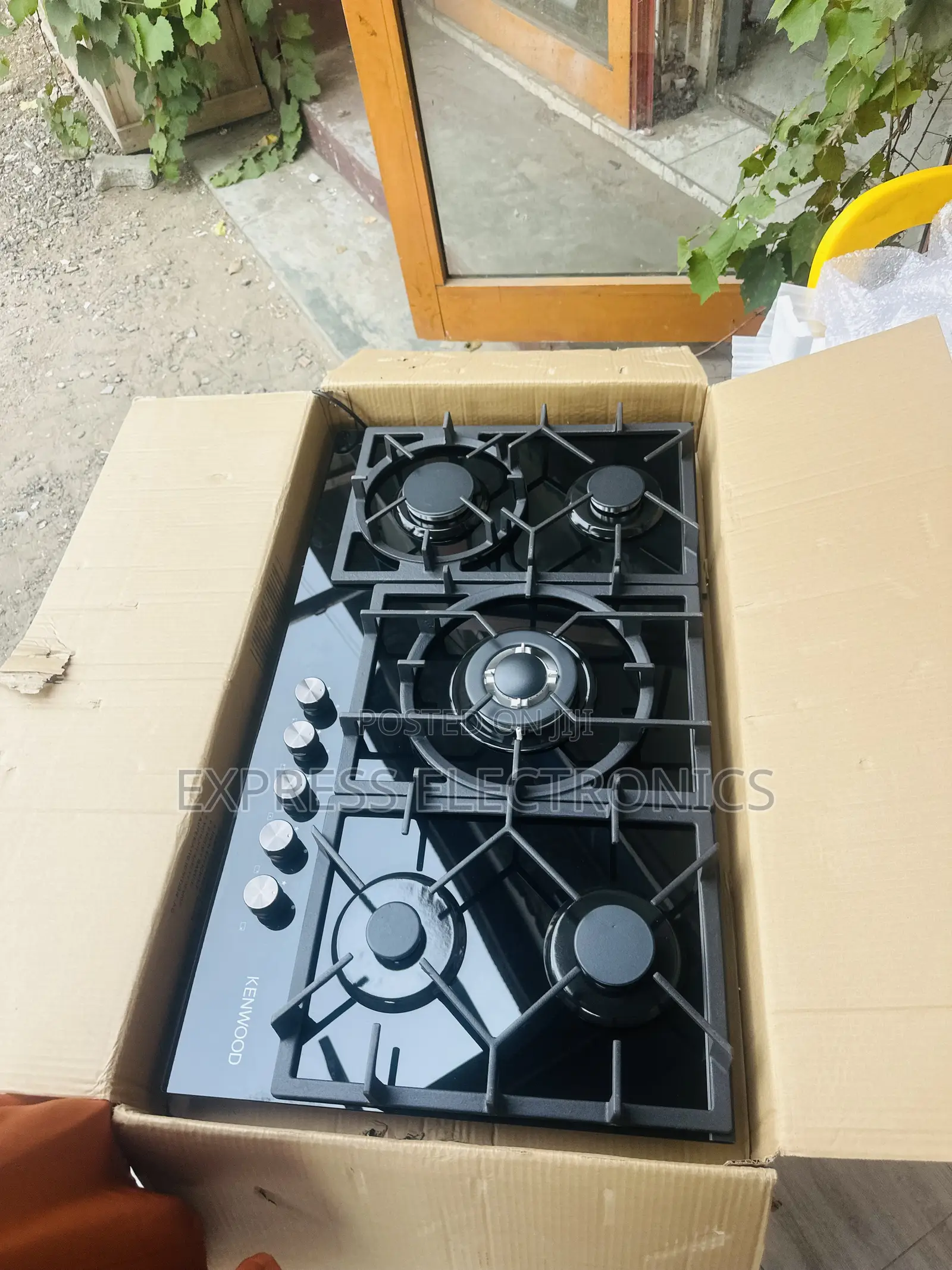 Get a New Black Kenwood Built in 5burner Gas Cooker