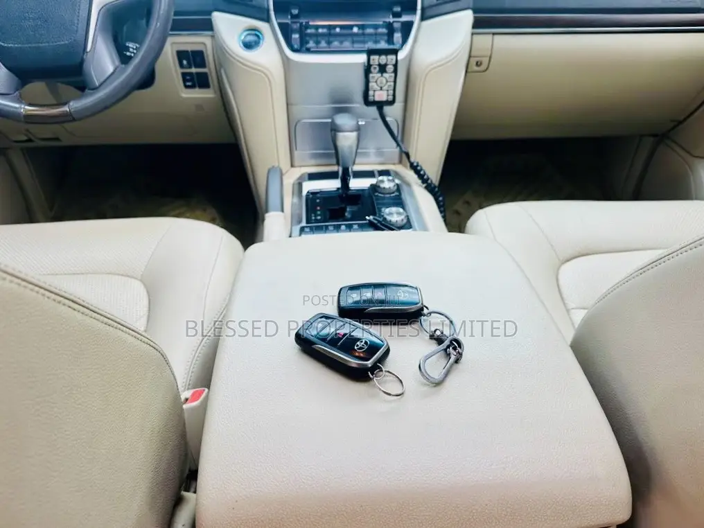 Toyota Land Cruiser 4.5 V8 VXR 2021 Black