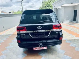 Toyota Land Cruiser 4.5 V8 VXR 2021 Black