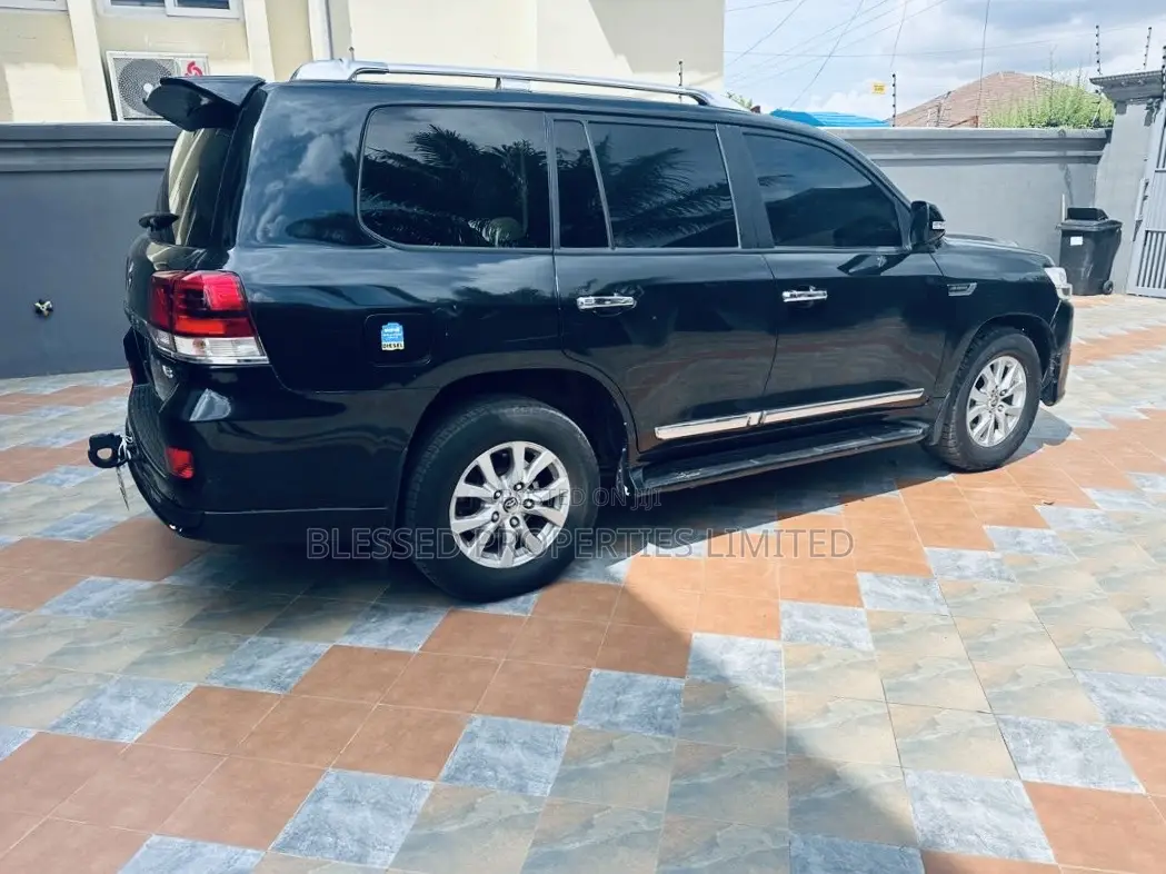 Toyota Land Cruiser 4.5 V8 VXR 2021 Black
