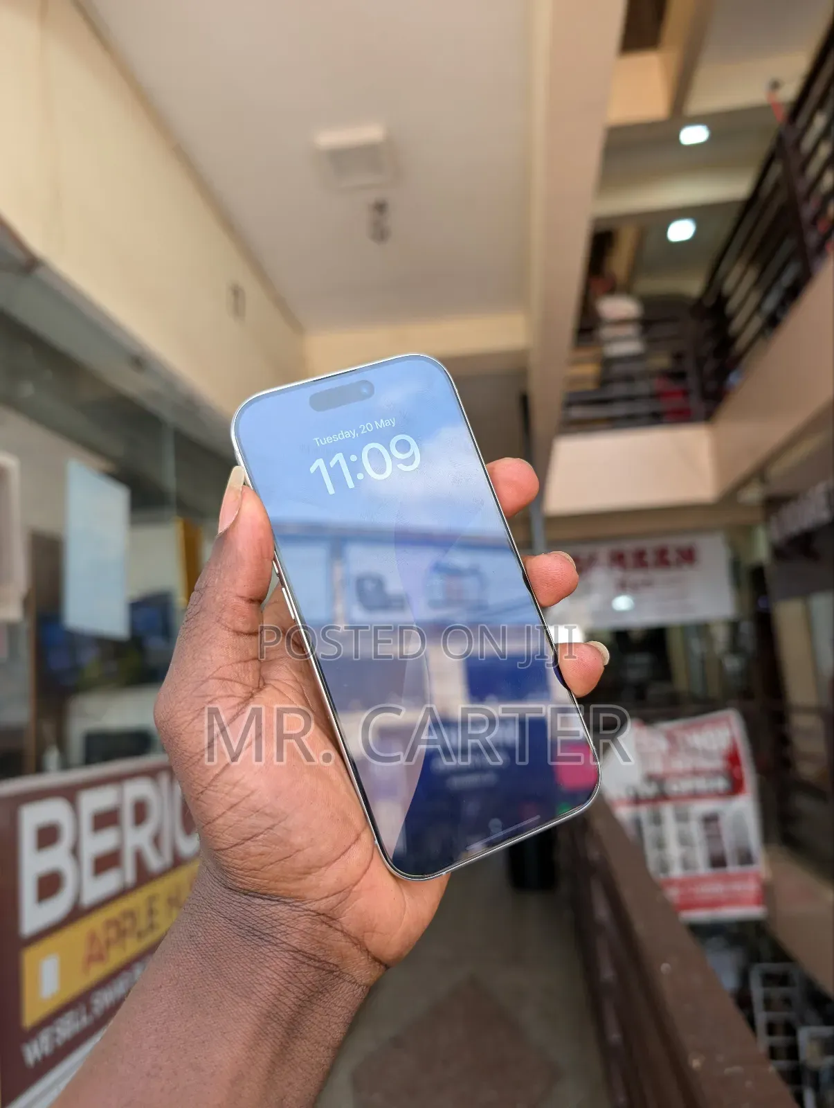 New Apple iPhone 16 Pro 128 GB White