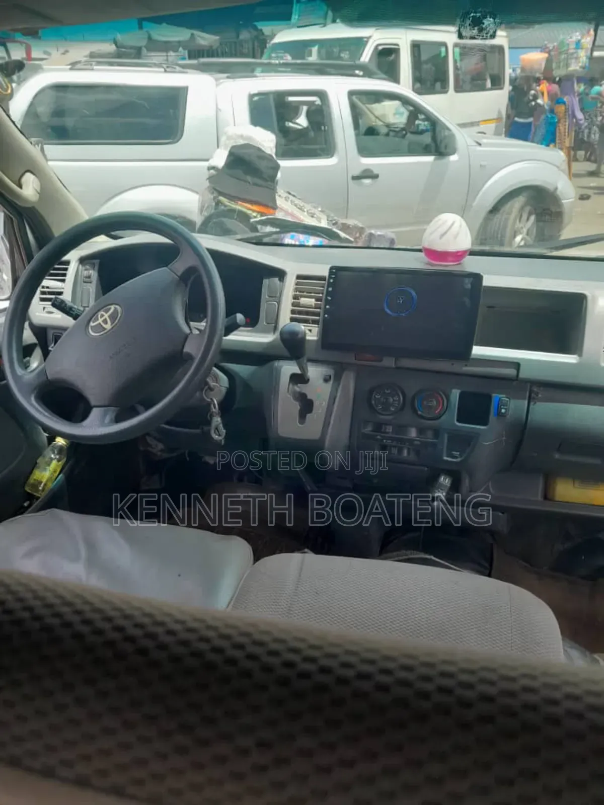 Toyota HiAce 2010 Silver