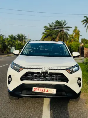 Toyota RAV4 XLE AWD 2020 White