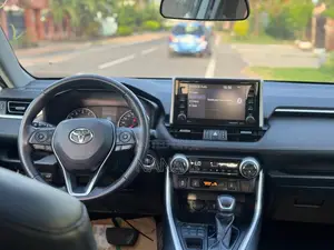 Toyota RAV4 XLE AWD 2020 White