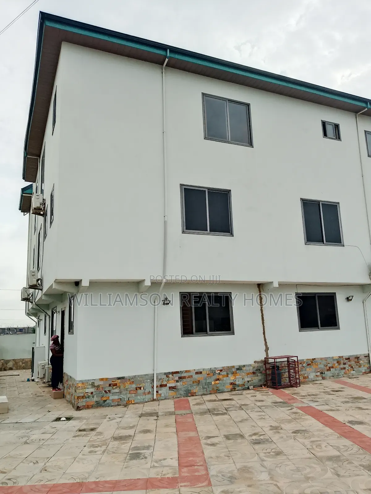 3bdrm Apartment in Hfc Estate Area, Spintex for rent