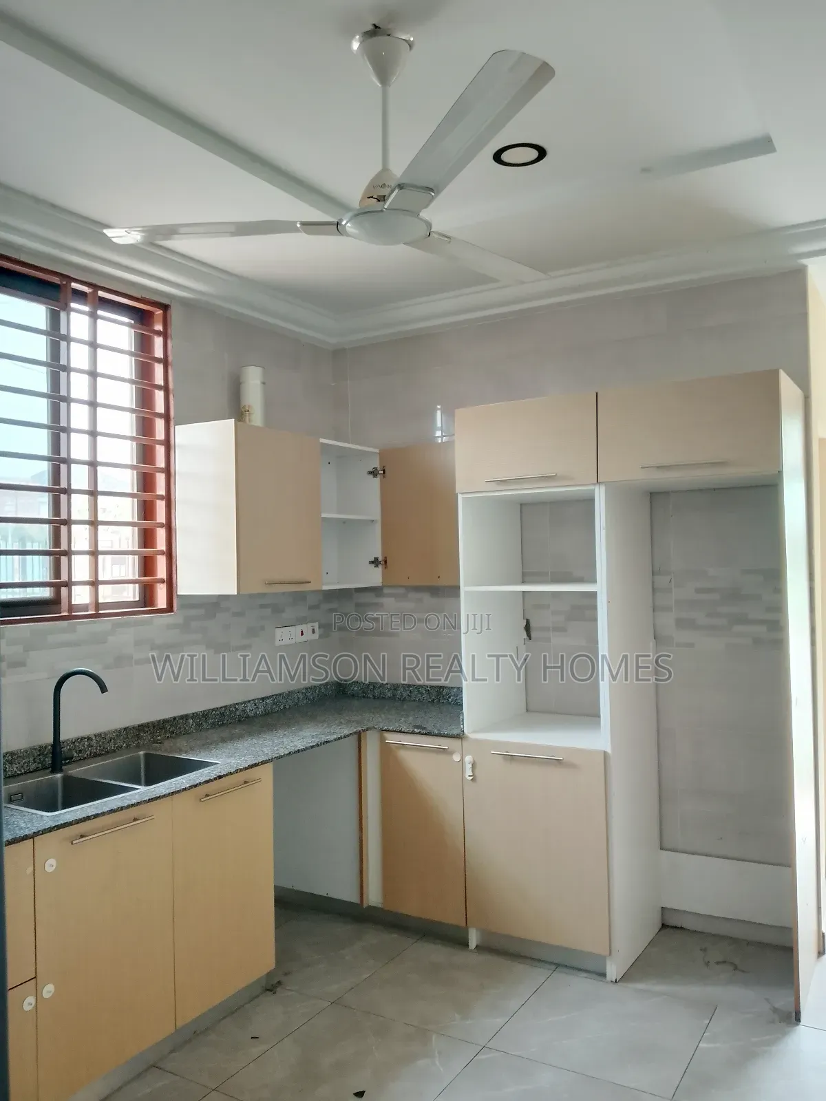 3bdrm Apartment in Hfc Estate Area, Spintex for rent