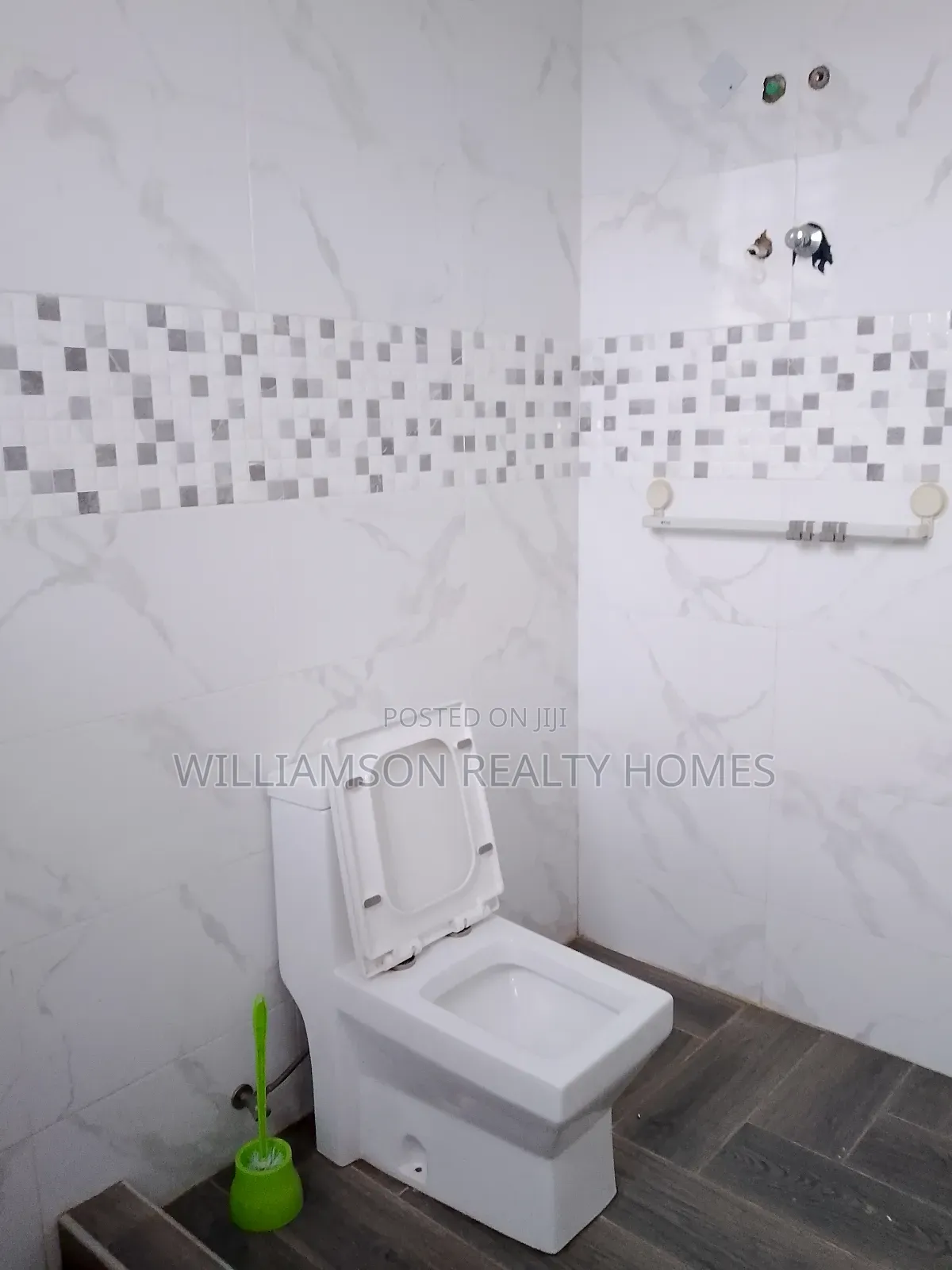 3bdrm Apartment in Hfc Estate Area, Spintex for rent