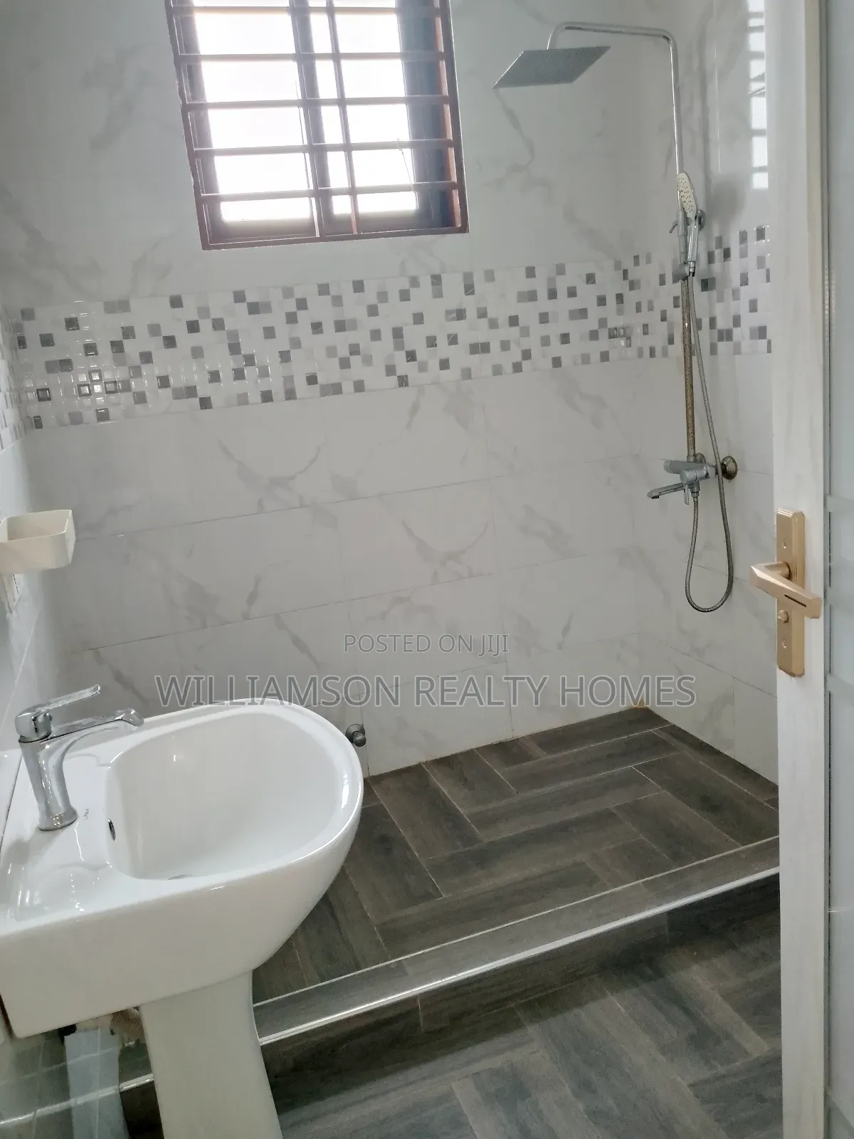 3bdrm Apartment in Hfc Estate Area, Spintex for rent