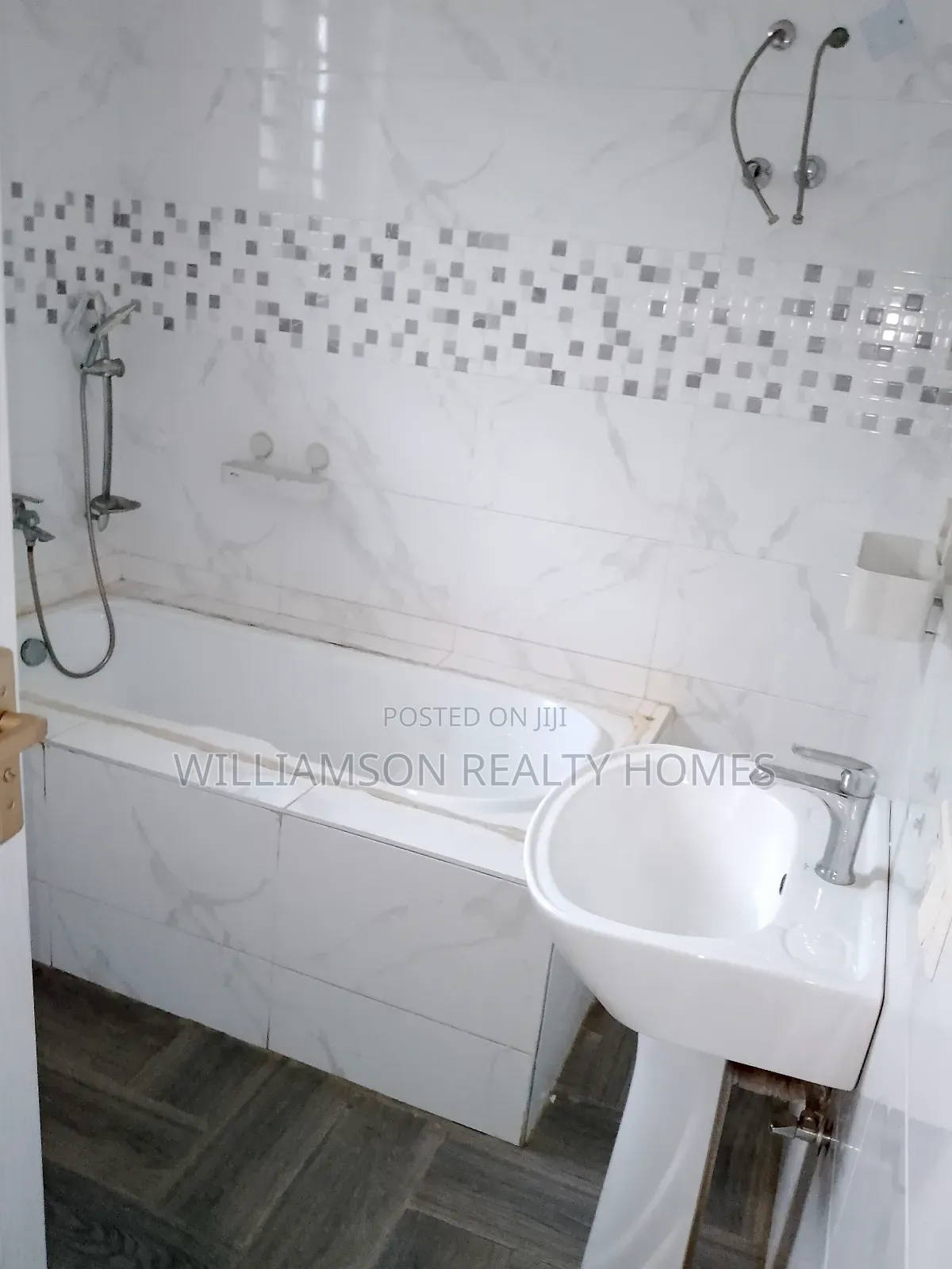 3bdrm Apartment in Hfc Estate Area, Spintex for rent