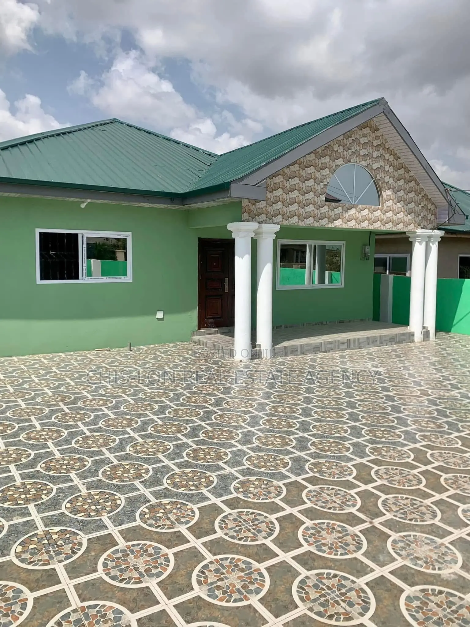 3bdrm House in Cp Roman, Kasoa for sale