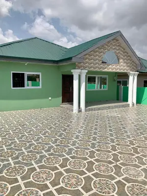 3bdrm House in Cp Roman, Kasoa for sale
