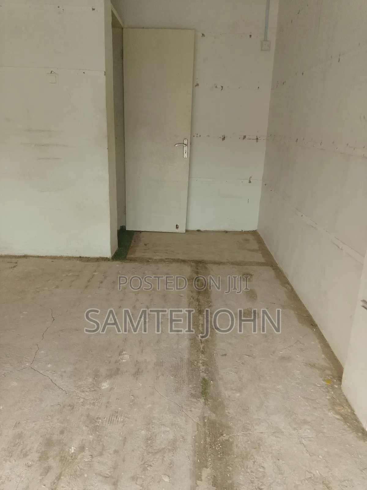 Top Store for Rent at Madina