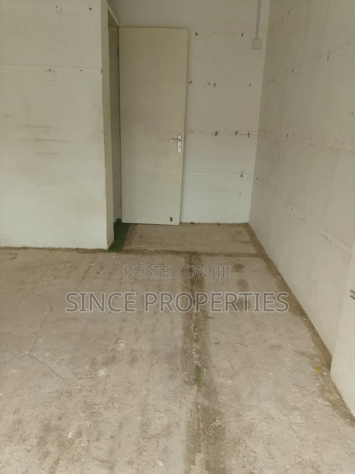 Top Store for Rent at Madina