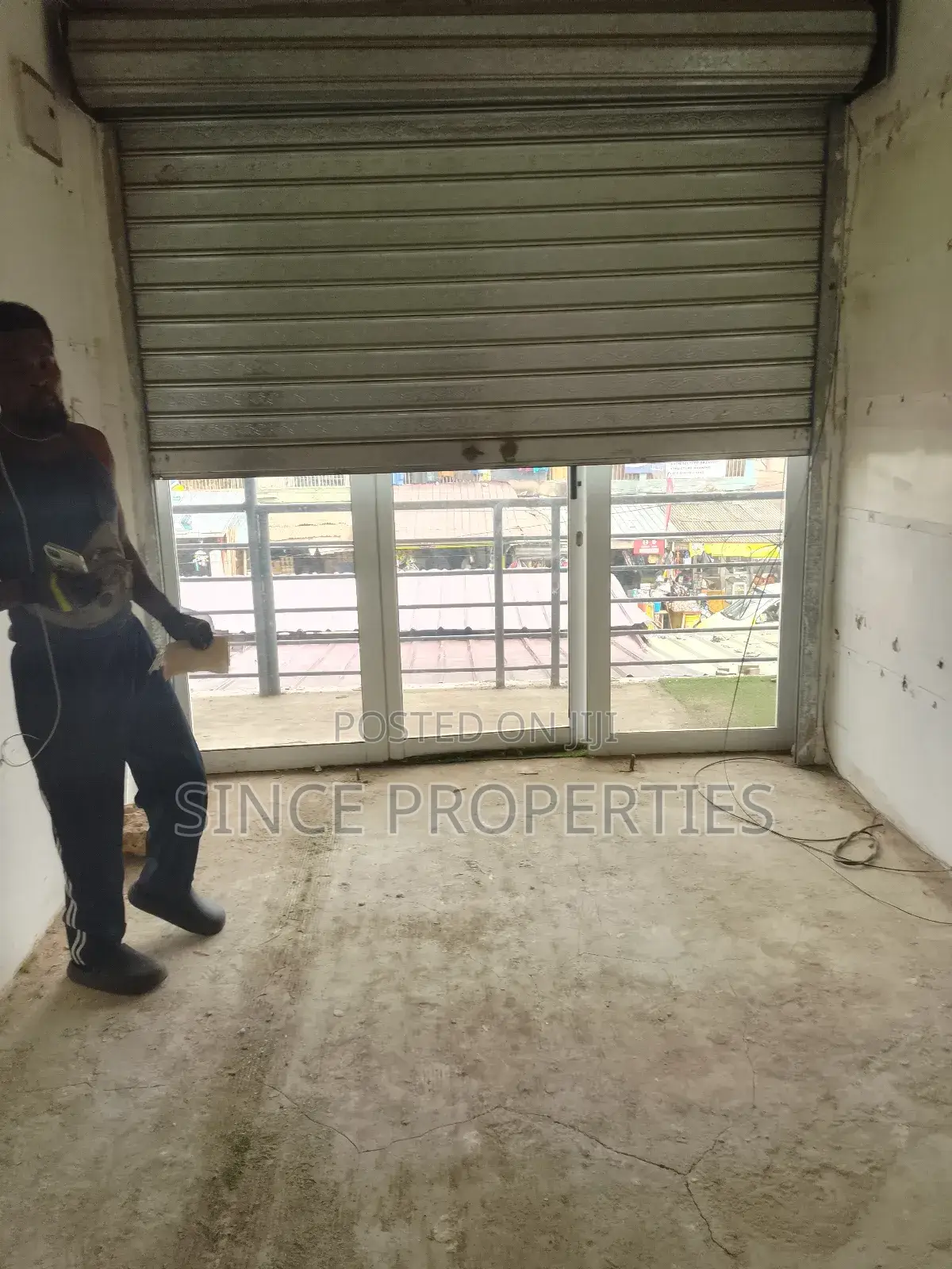 Top Store for Rent at Madina