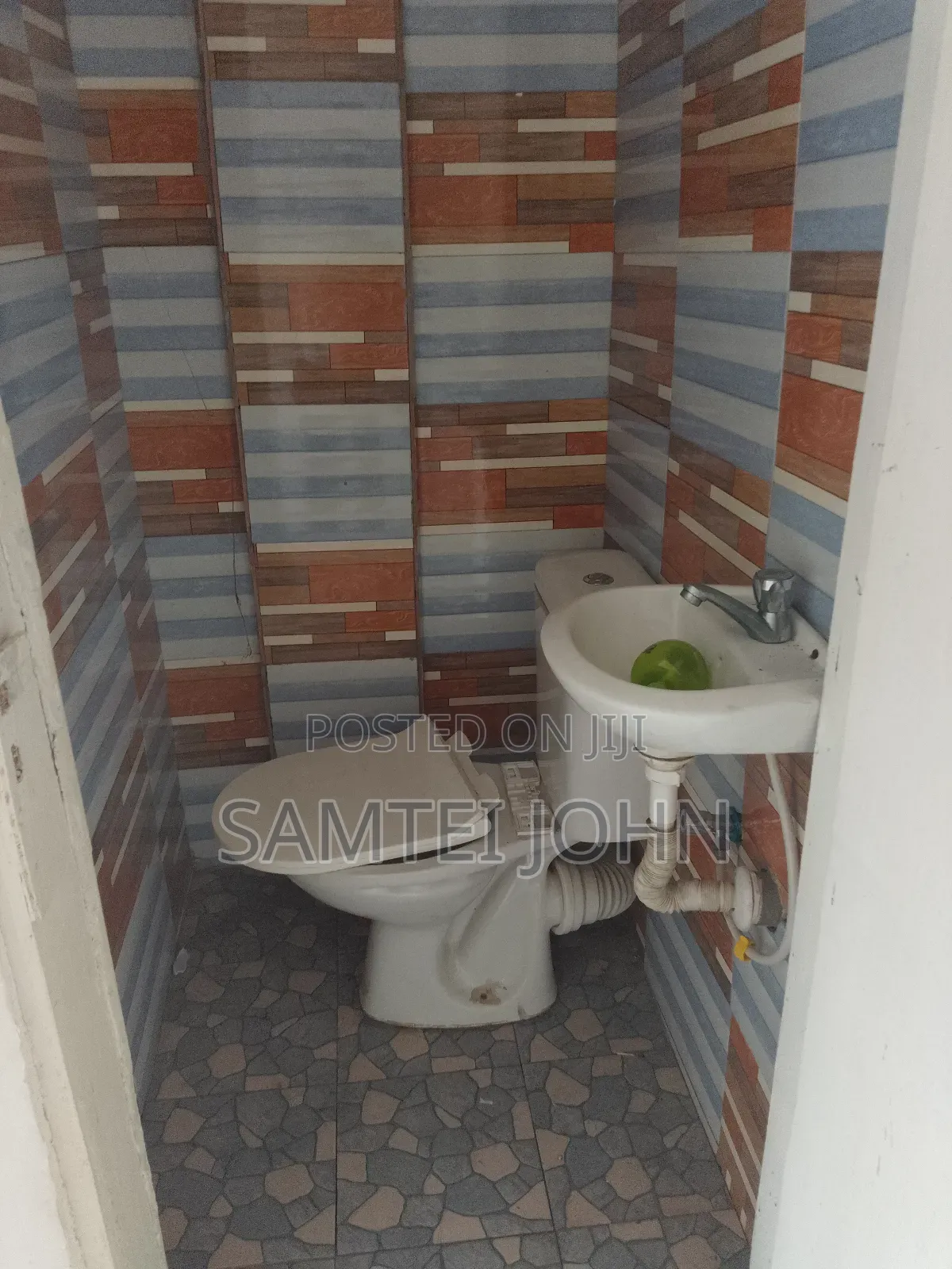 Top Store for Rent at Madina