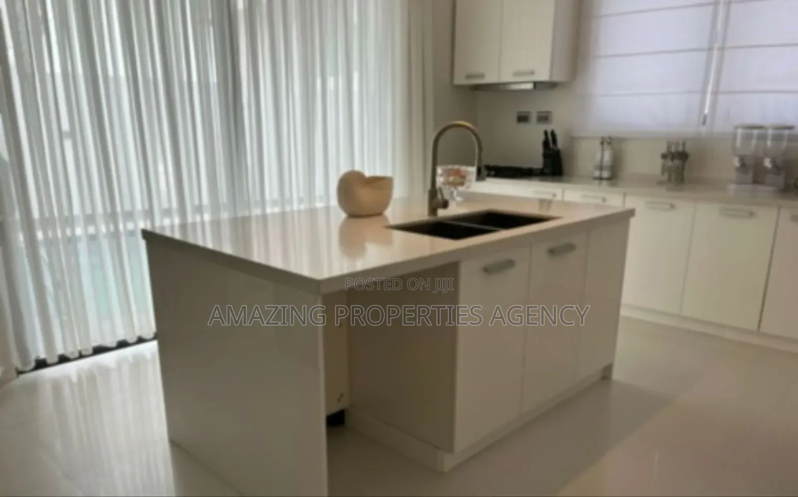5bdrm House in East Legon for sale