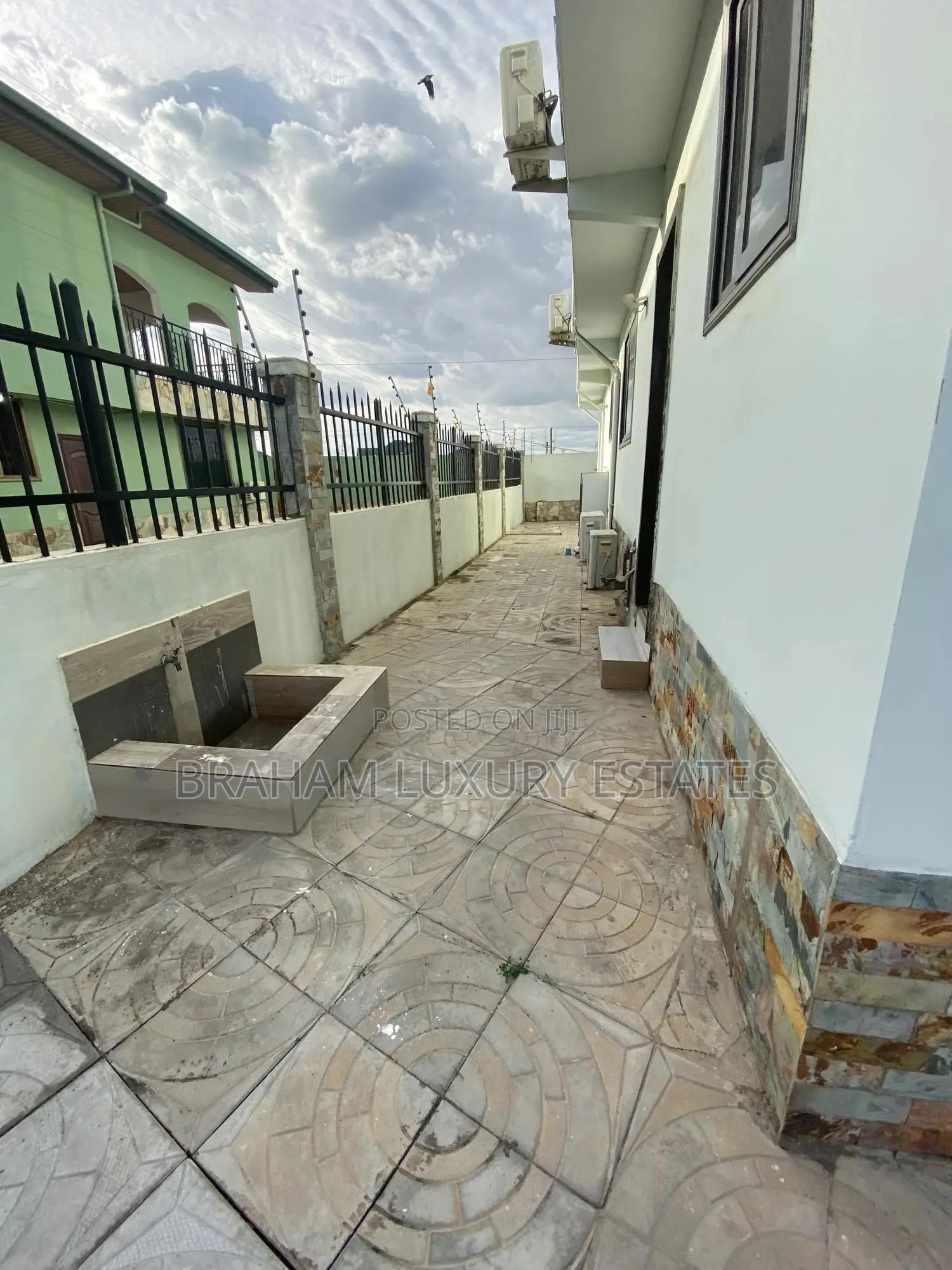 3bdrm Apartment in Braham Luxury, Spintex for rent