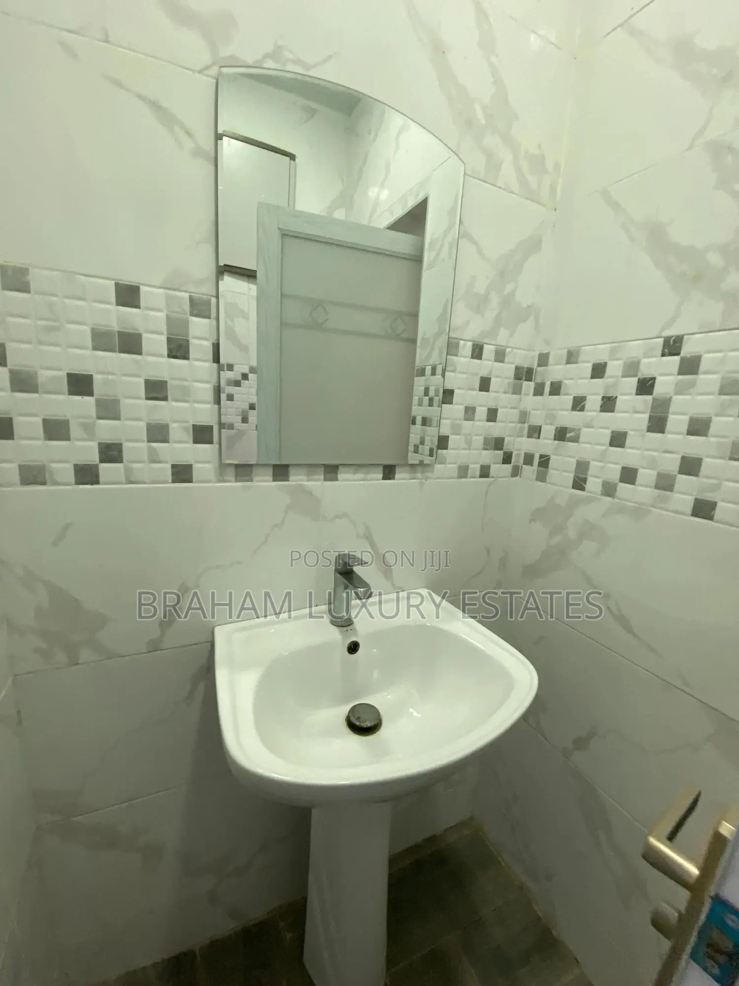 3bdrm Apartment in Braham Luxury, Spintex for rent
