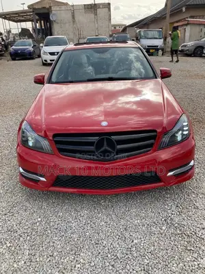 Mercedes-Benz C250 2014 Red