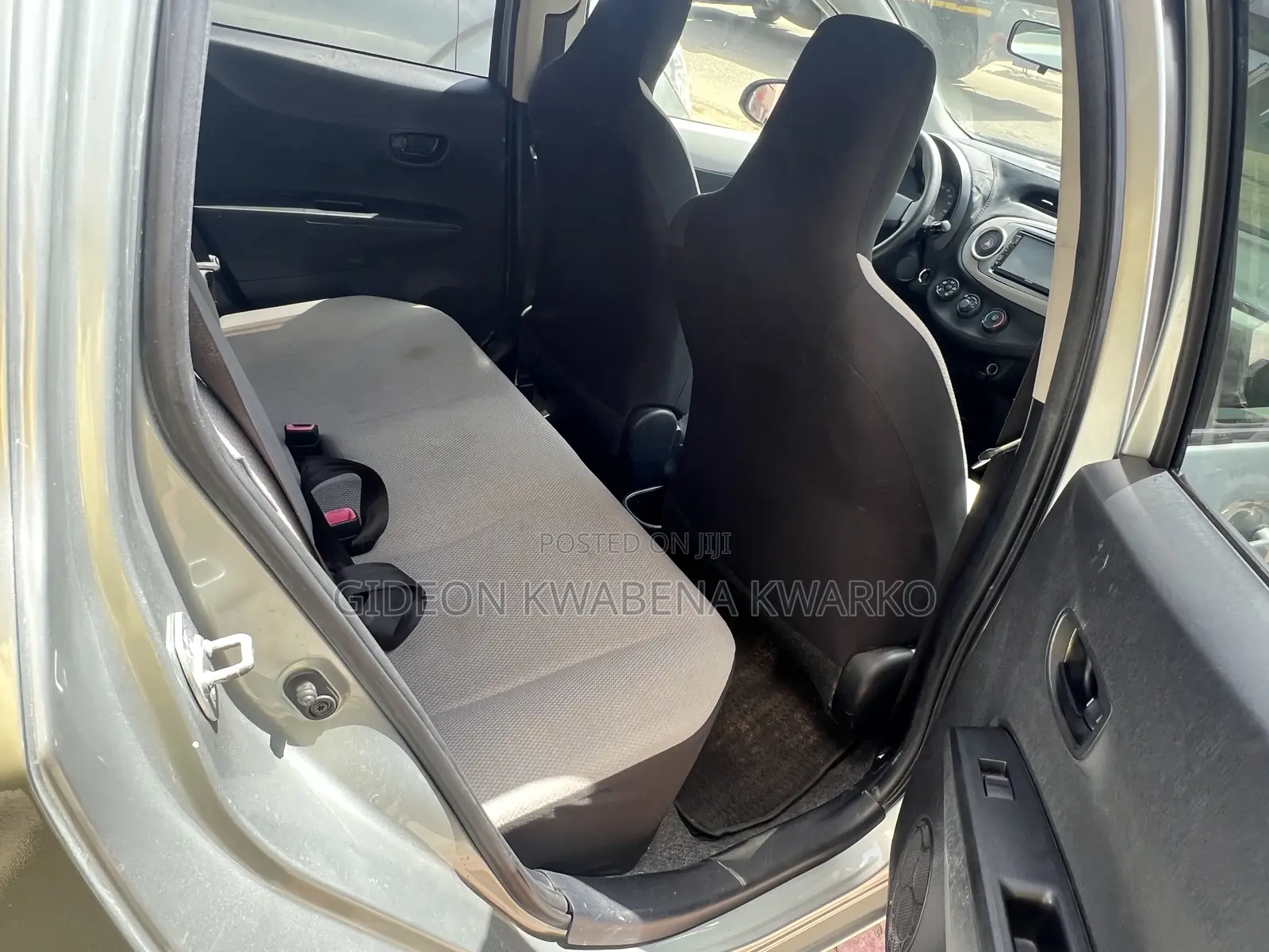 Toyota Vitz 1.3 FWD 5dr 2012 Green