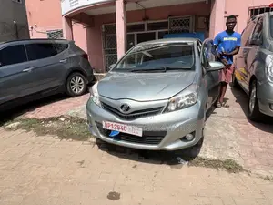 Toyota Vitz 1.3 FWD 5dr 2012 Green