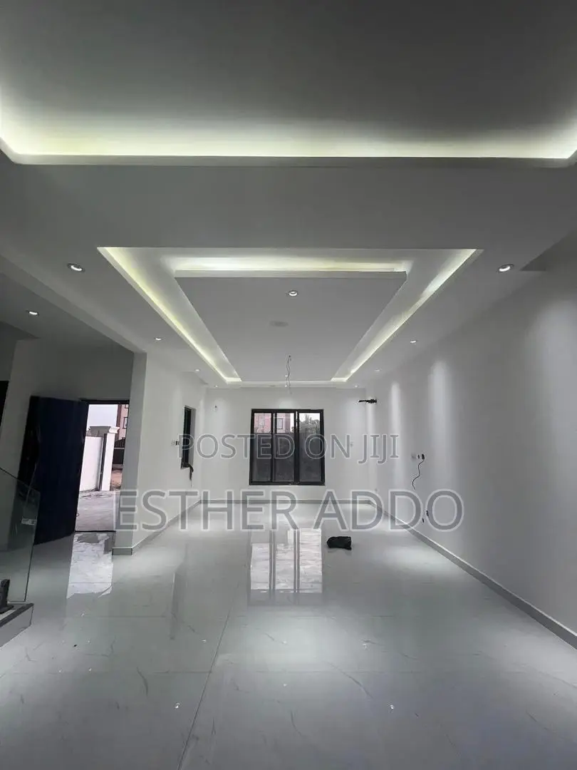 3bdrm Duplex in Ashaley Botwe for rent