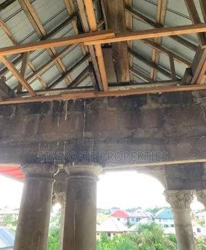 8bdrm House in Atimatim, Kumasi Metropolitan for sale