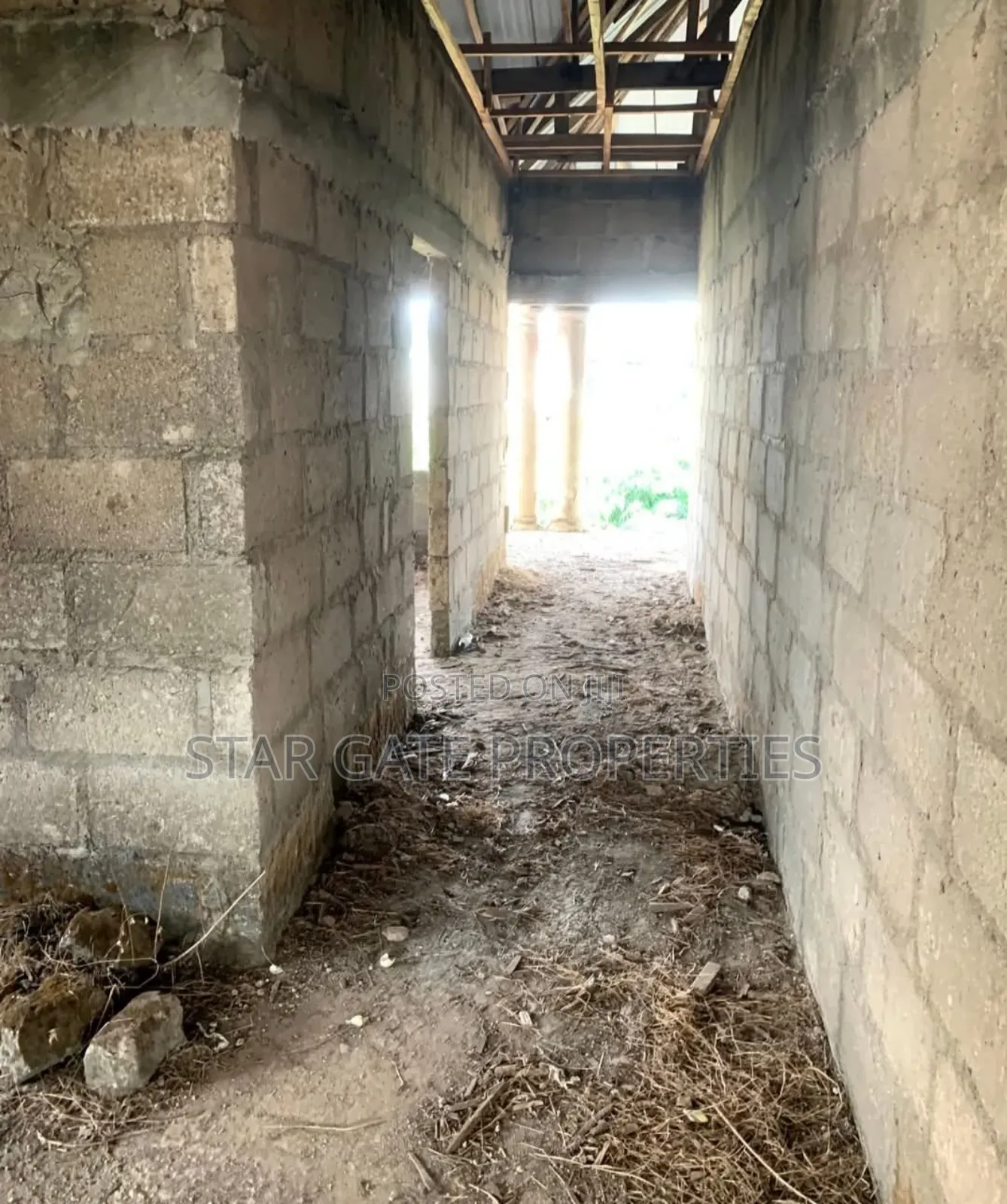 8bdrm House in Atimatim, Kumasi Metropolitan for sale