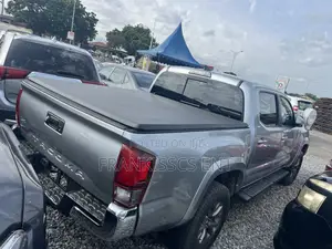 Toyota Tacoma SR 2018 Gray