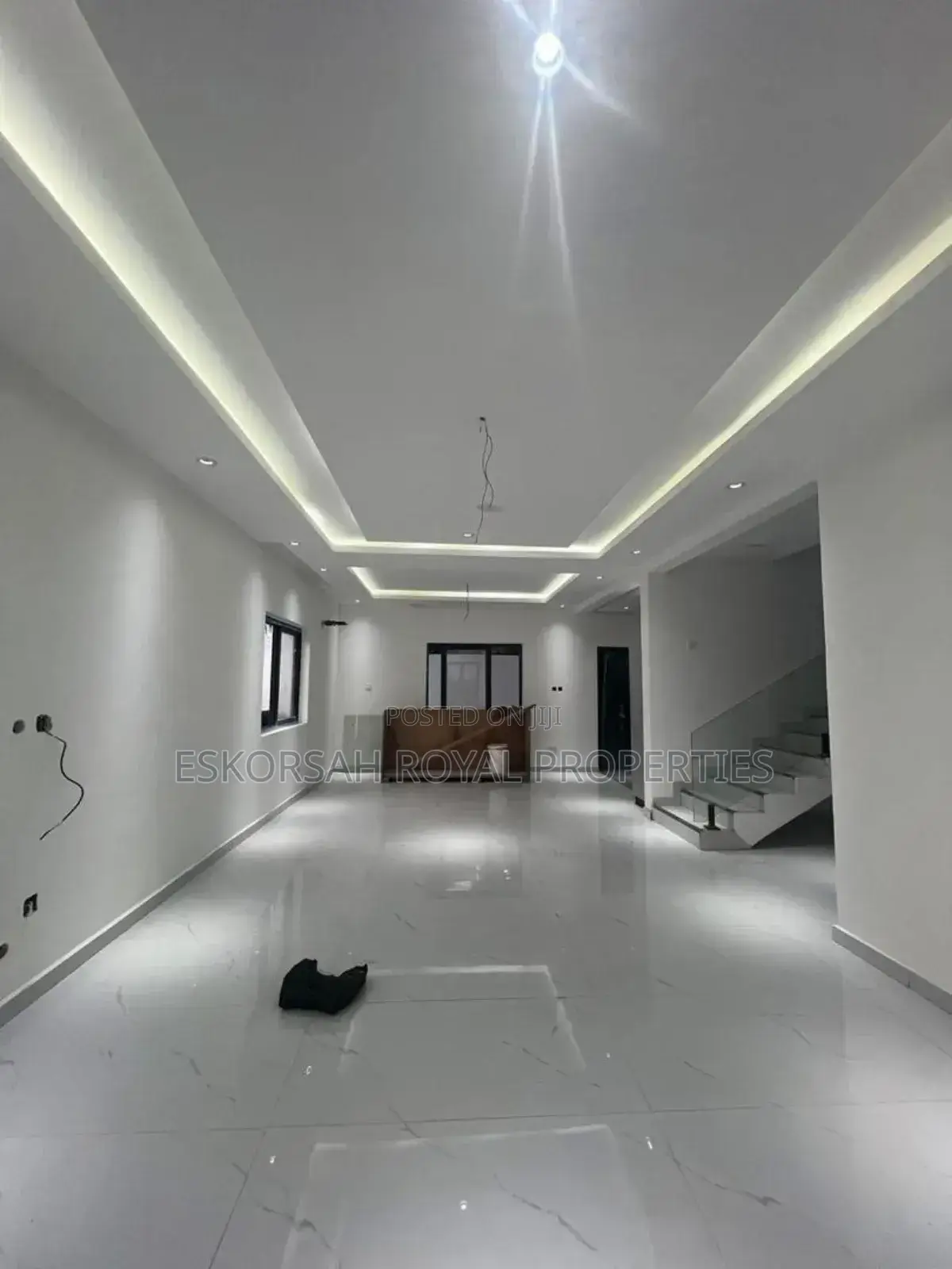 3bdrm House in West Trasacco, Adjiriganor for rent