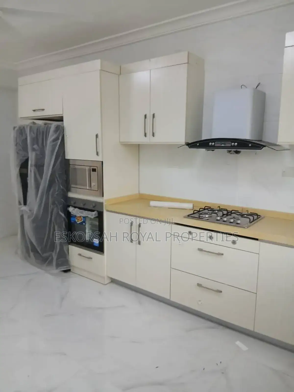 3bdrm Apartment in Galaxy International, Adjiriganor for rent
