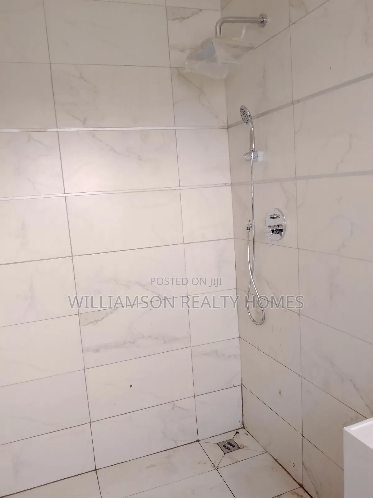 2bdrm Apartment in Community 18 Area, Spintex for rent