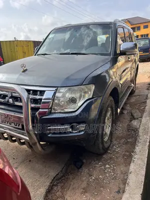 Photo - Mitsubishi Pajero 2009 Gray