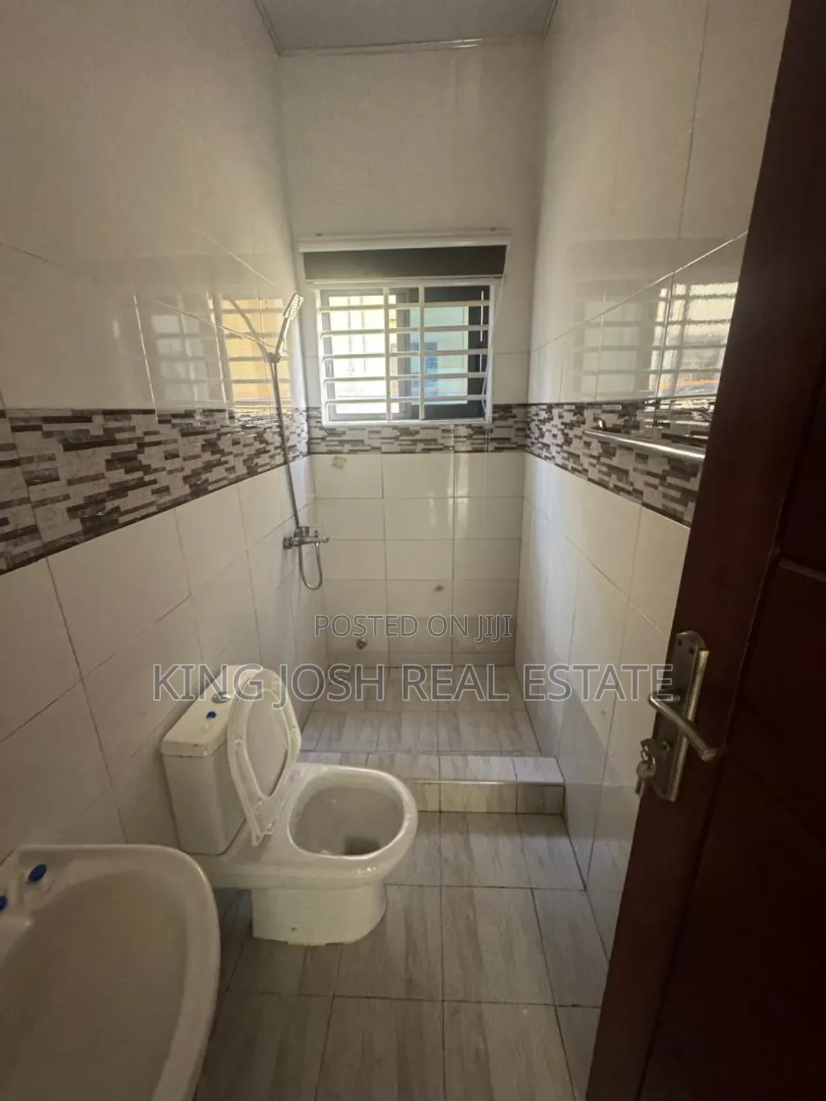 3bdrm House in Lashibi, Spintex for rent