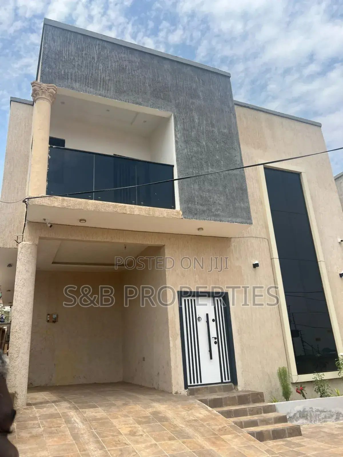 Furnished 4bdrm House in Ashomang Estate for sale