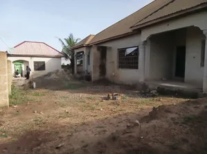 6bdrm House in Brother K Estate, Kumasi Metropolitan for sale