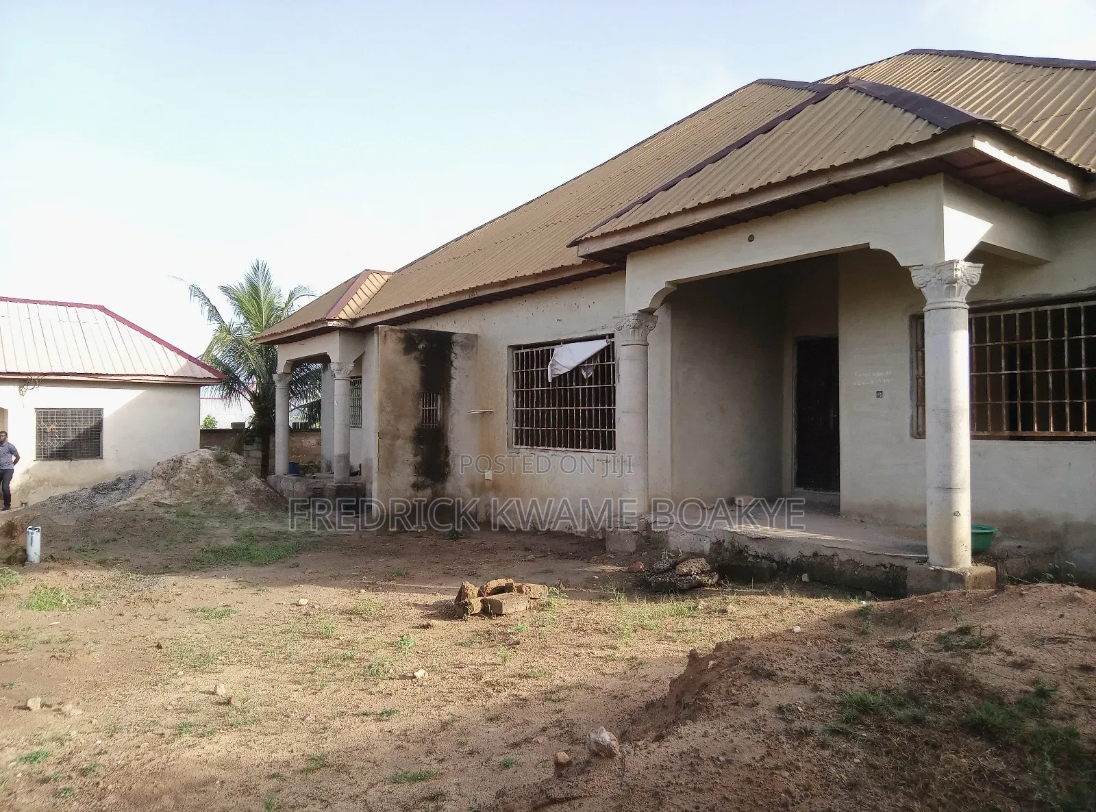 6bdrm House in Brother K Estate, Kumasi Metropolitan for sale