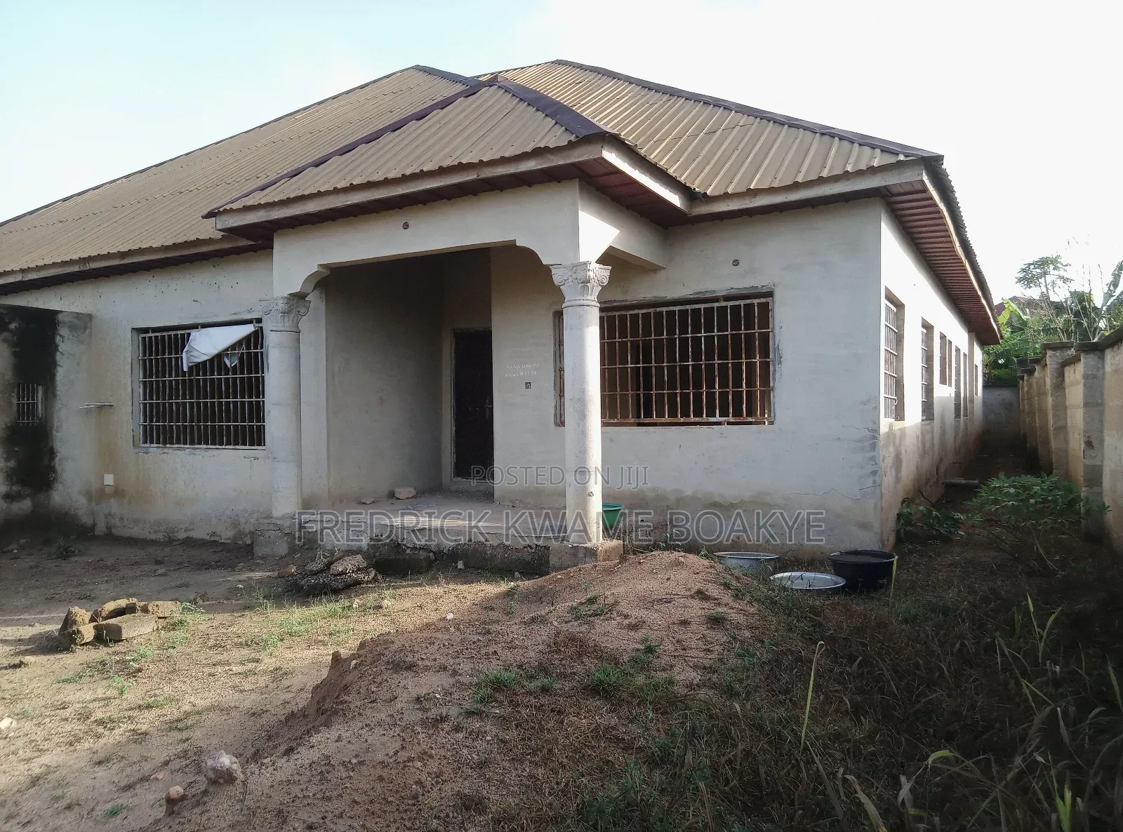 6bdrm House in Brother K Estate, Kumasi Metropolitan for sale