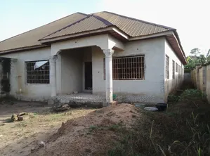 6bdrm House in Brother K Estate, Kumasi Metropolitan for sale