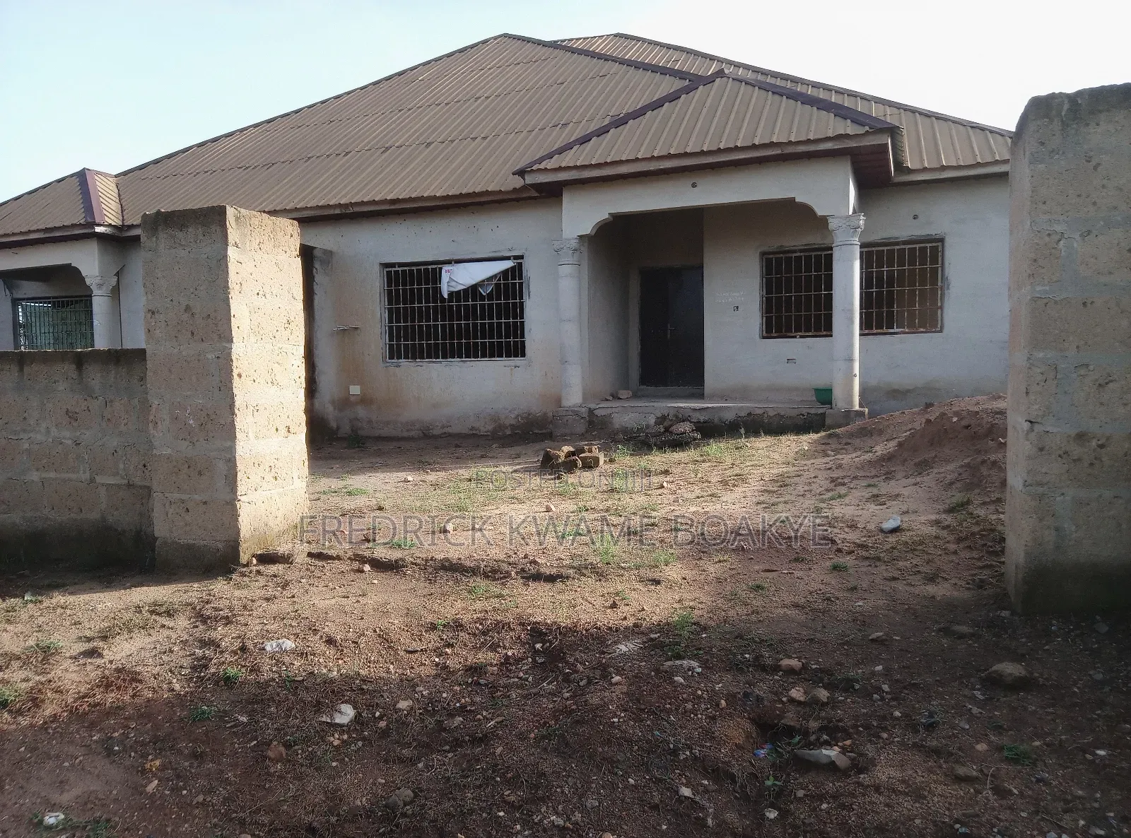 6bdrm House in Brother K Estate, Kumasi Metropolitan for sale