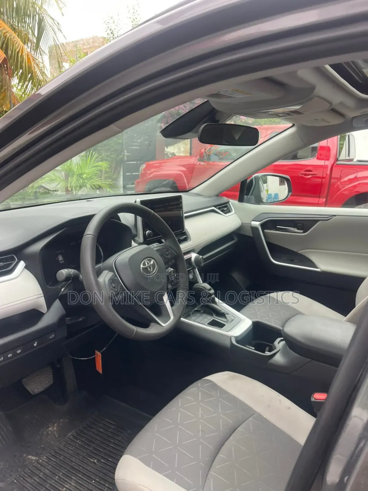 Toyota RAV4 XLE AWD 2024 Gray
