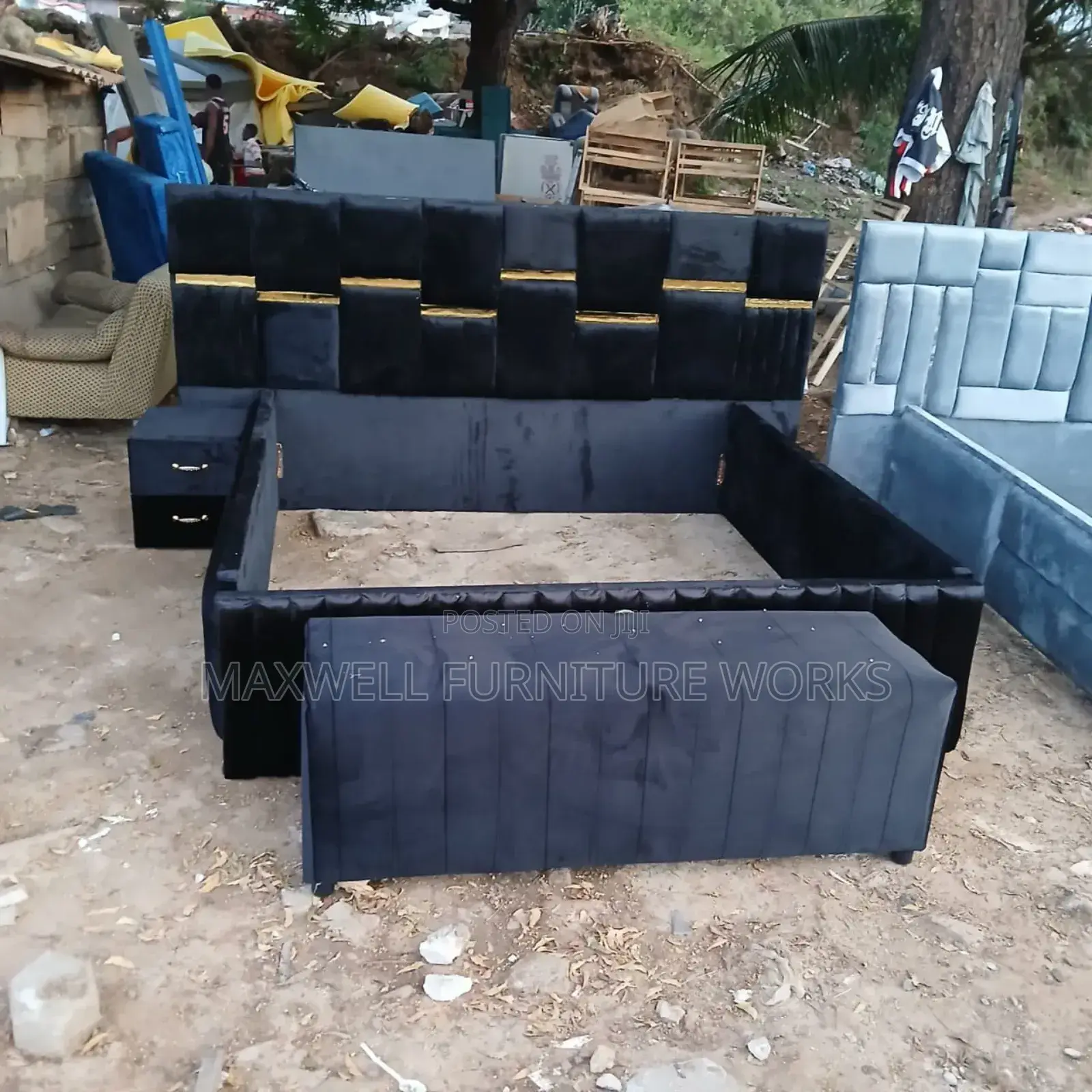 Quality King-Sized Bedframe N Ottoman(Payment Afta Delivery)