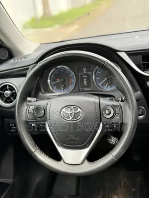 Toyota Corolla SE Special Edition 4dr Sedan (1.8L 4cyl CVT) 2017 Silver