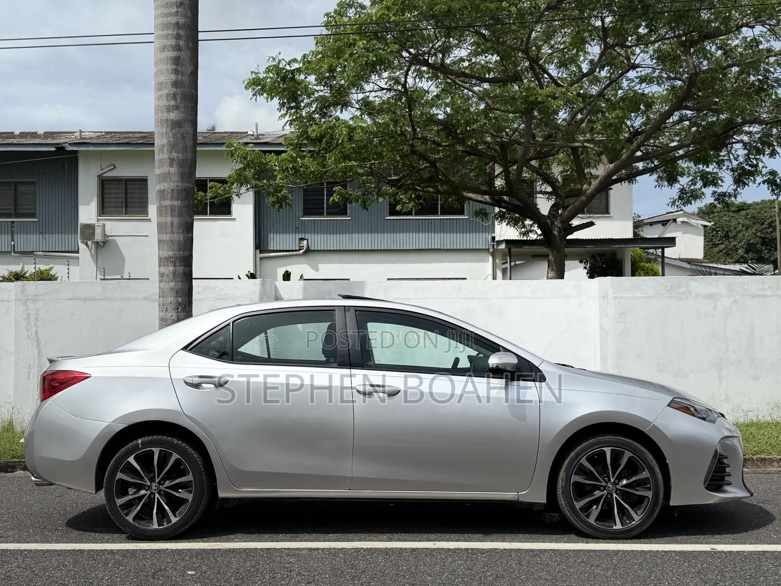 Toyota Corolla SE Special Edition 4dr Sedan (1.8L 4cyl CVT) 2017 Silver