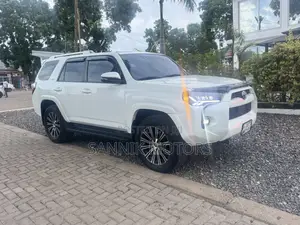 Toyota 4-Runner SR5 4dr 4x2 (4.0L 6cyl 5A) 2017 White