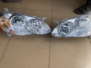 Pair of Headlights Headlamps 2003 2007 2008 Toyota Coroll