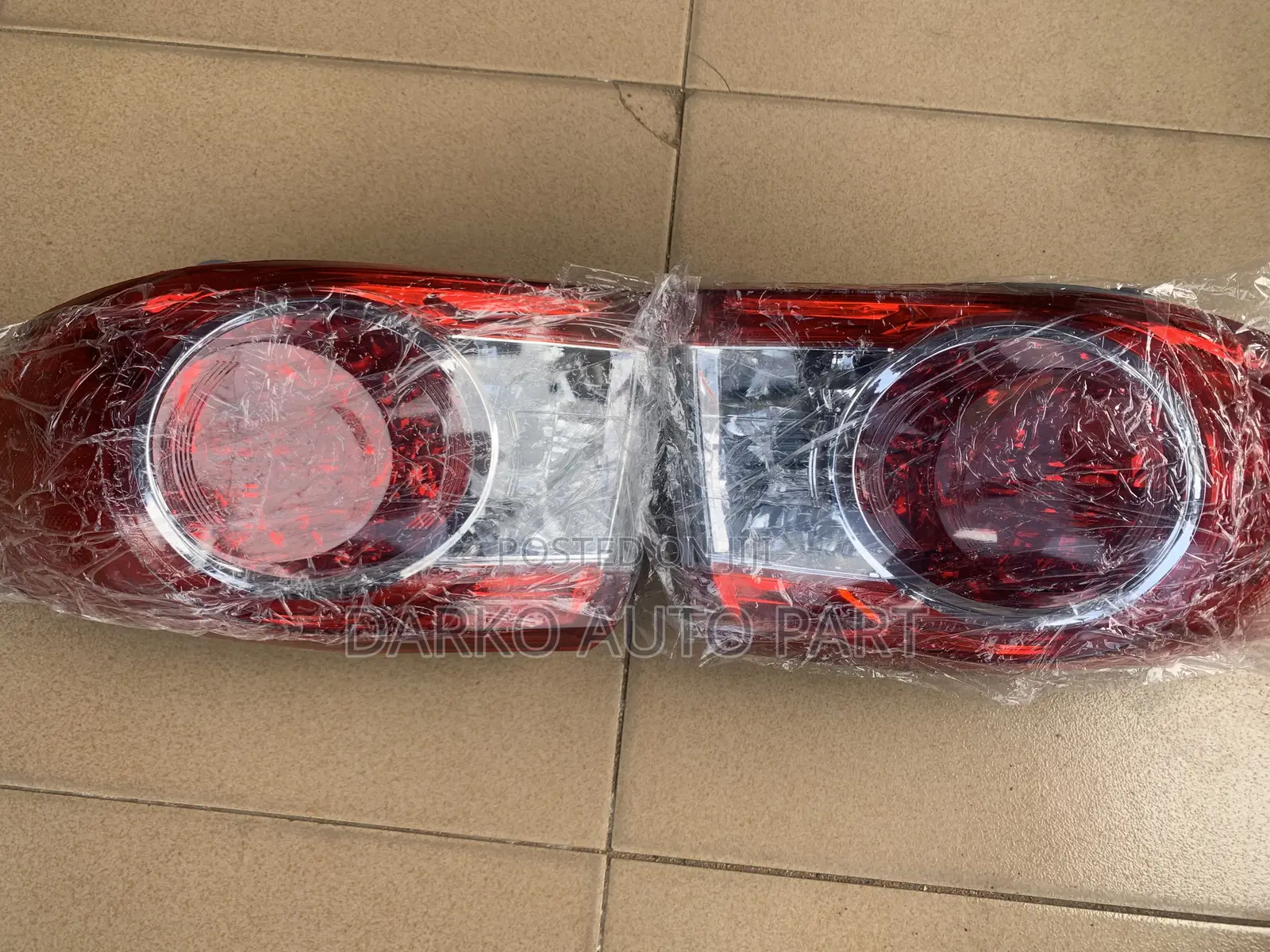 Oem | 2011 - 2013 Toyota Corolla Halogen Tail Light Pair
